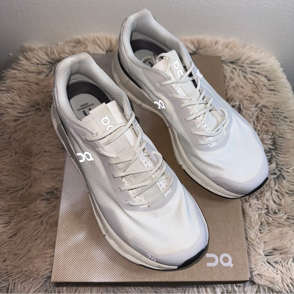 ON CloudNova Form Size 8 Women's Shoes Sneakers White/ Eclipse W/box WORN Once - Picture 1 of 17